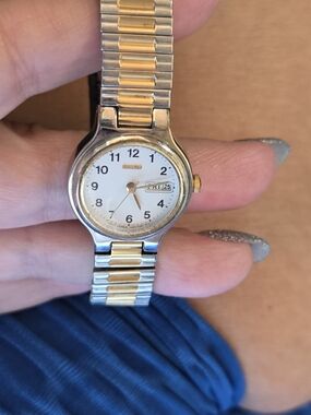 Vintage SEIKO Women's Calendar Quartz Watch Two Tone Case Bracelet